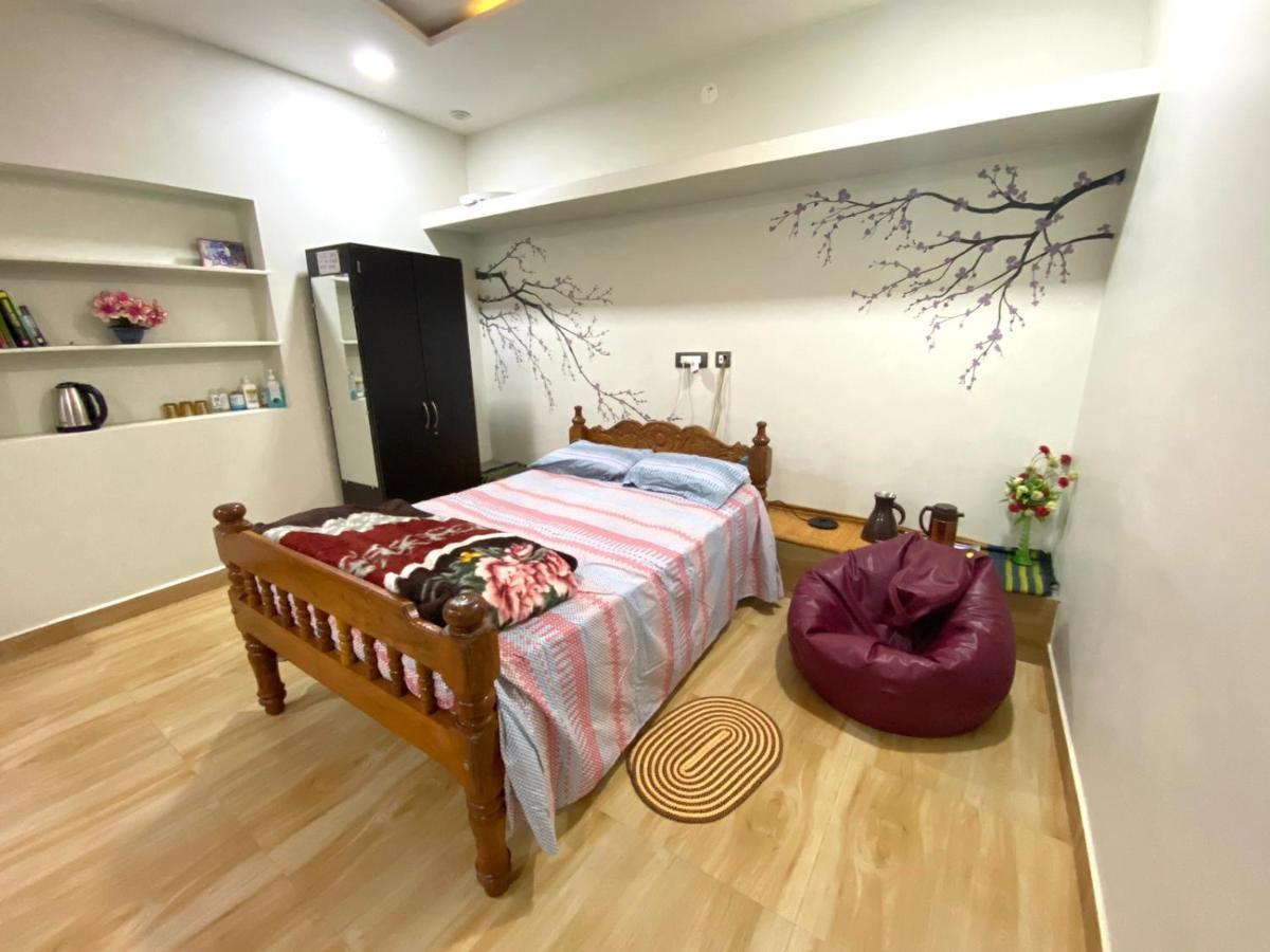 Jay Anegundi Homestay *